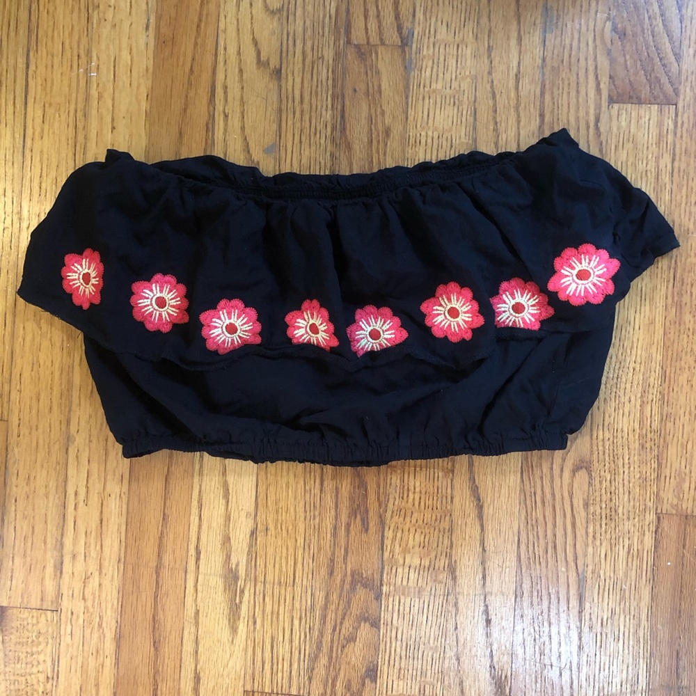 Cute embroidered crop top